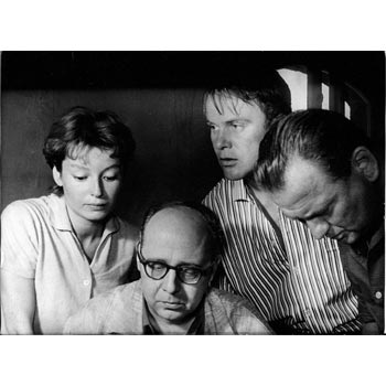 Troilus und Cressida (1963) Gustav Manker mit Elfriede Irrall, Michael Heltau und Fritz Muliar auf der Probe.